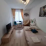 Lux Mare غدينيا